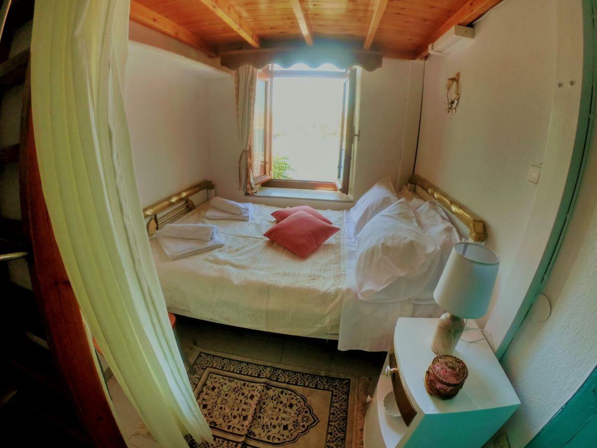 Villa Pitini Szími Kültér fotó